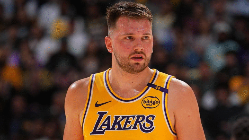 O armador esloveno Luka Doncic esteve presente no programa ‘Today Show’, da NBC, na quarta-feira (30), comentou sobre o seu processo de preparação para a temporada 2025-2026 da NBA. 